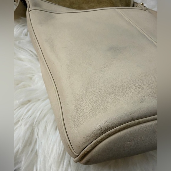 Vintage Coach Crossbody bag. style #4115 - Picture 5 of 12